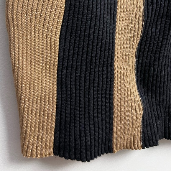 Metallic Gold and Black Cropped Sweater - Picture 2 of 5